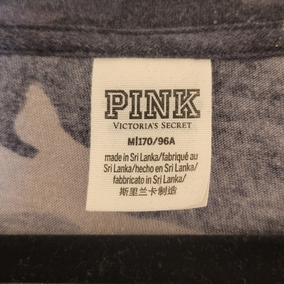 VS PINK PERFECT CREW CAMO V NECK TEE - Picture 11 of 11